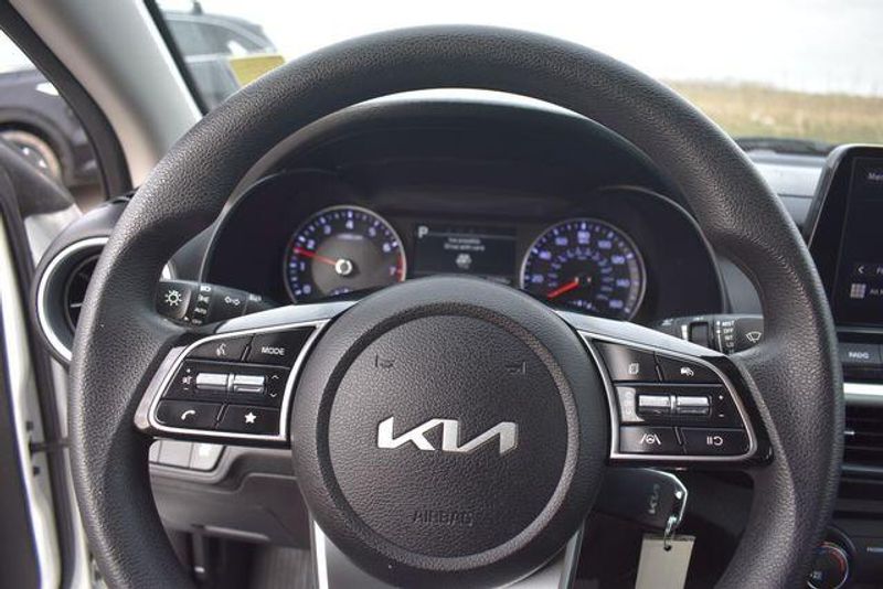 Used 2023 Kia Forte LXSImage 24