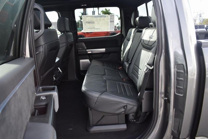 2025 Ford F-150 PlatinumImage 16