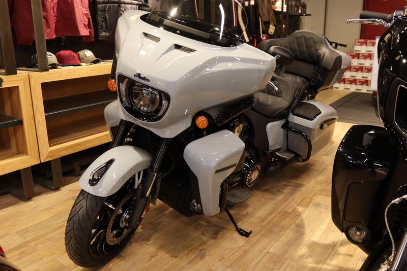 2025 INDIAN MOTORCYCLE ROADMASTER DARK HORSE STORM GRAY 