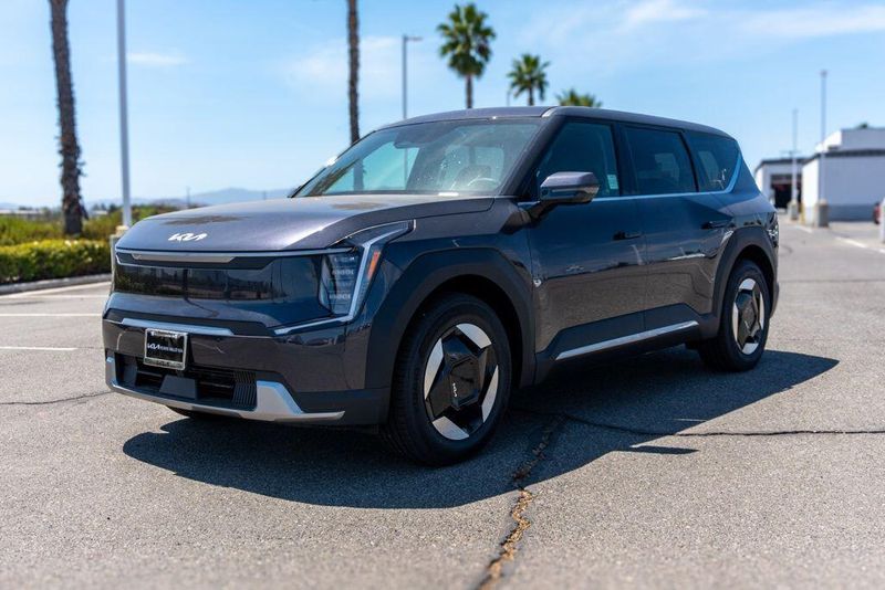 New 2026 Kia EV9 LightImage 3