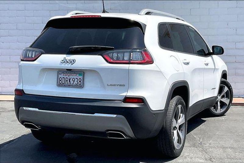 Used 2019 Jeep Cherokee LimitedImage 13