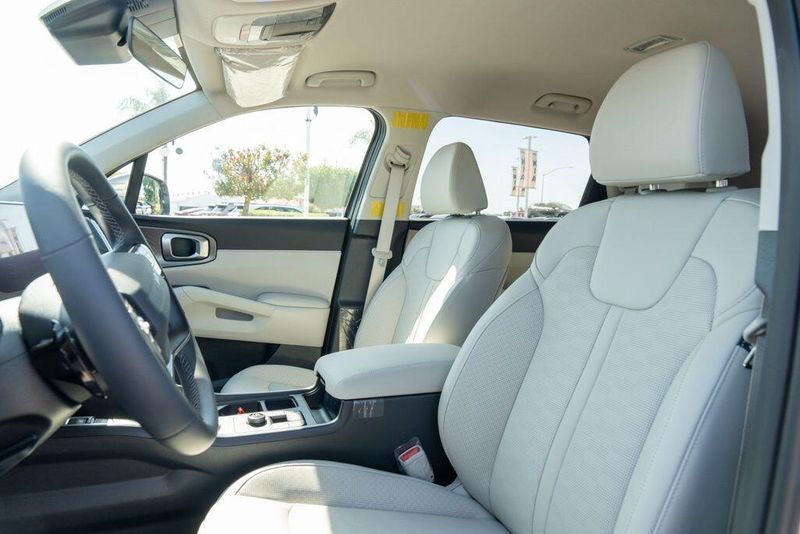 New 2026 Kia Sorento Hybrid EXImage 12