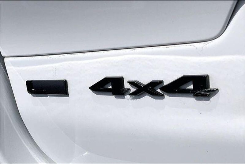 Used 2023 Jeep Grand Cherokee L AltitudeImage 7