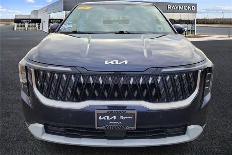 2025 Kia Carnival LXSImage 3