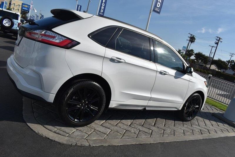 Used 2022 Ford Edge ST LineImage 2