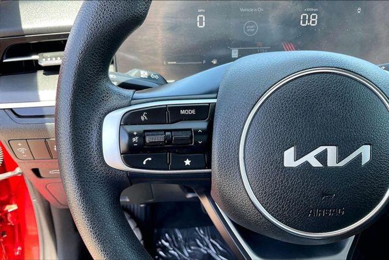 Used 2025 Kia K5 LXSImage 18