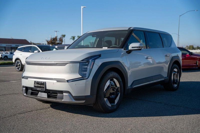 New 2026 Kia EV9 LightImage 3