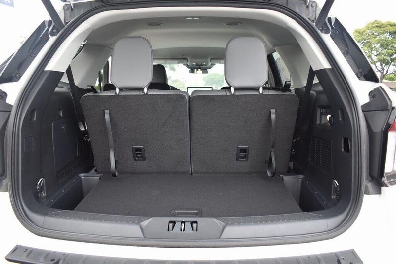 New 2025 Ford Explorer ActiveImage 5