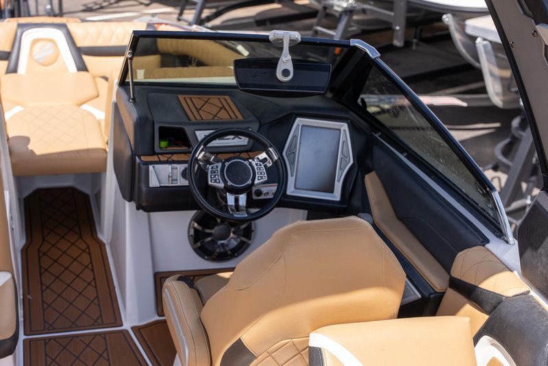 USED 2019 TIGE 2 RZX Image 34