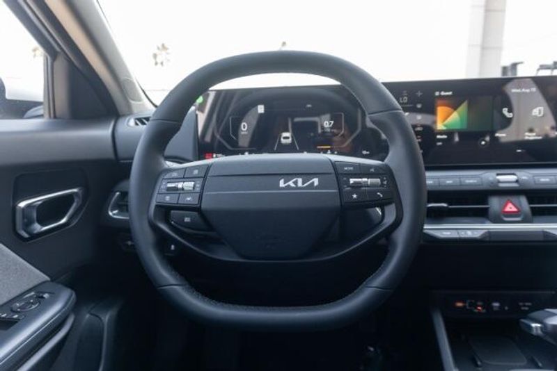 New 2025 Kia K4 EXImage 16