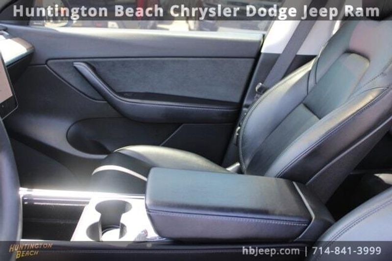 2021 Tesla Model Y Long RangeImage 24