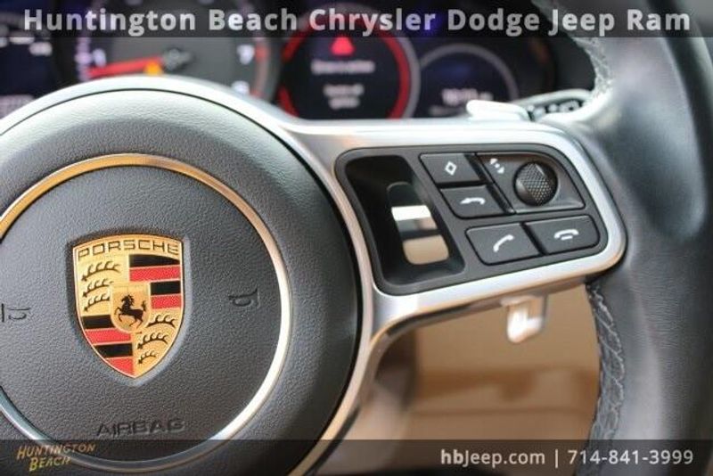 2022 Porsche Cayenne Platinum EditionImage 21