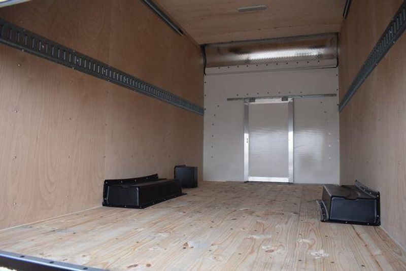 New 2025 Chevrolet Express 3500 Work VanImage 14