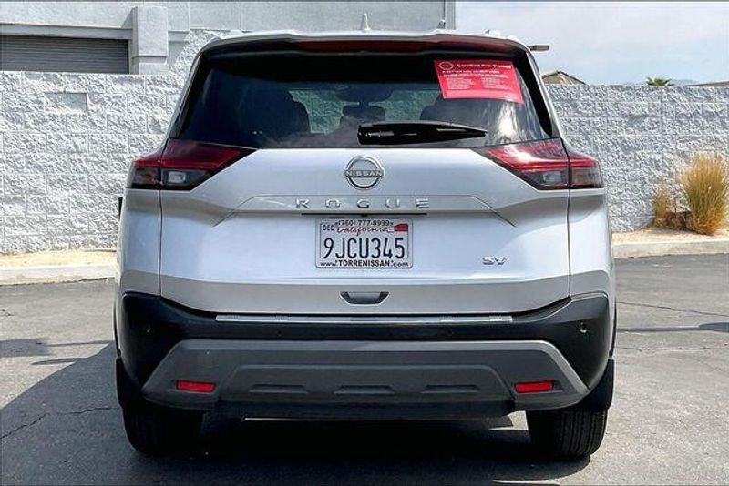 Used 2023 Nissan Rogue SVImage 3