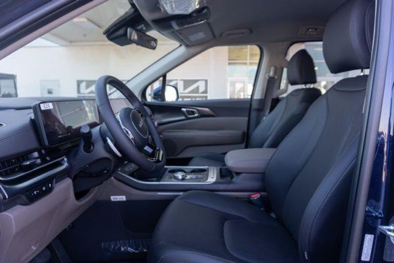 New 2026 Kia Carnival Hybrid LXSImage 11
