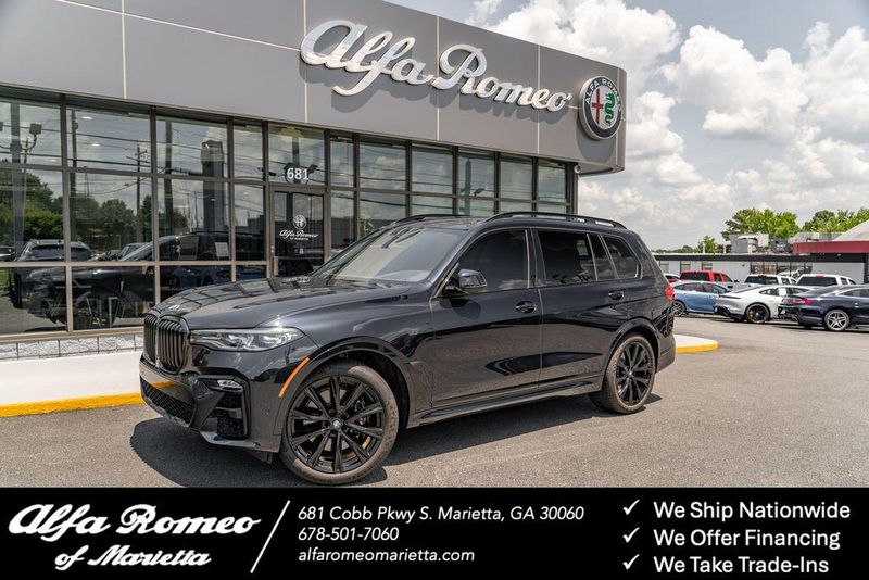 2022 BMW X7 M50i