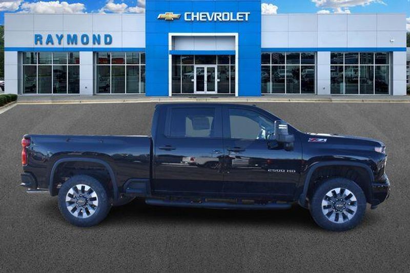 New 2026 Chevrolet Silverado 2500HD CustomImage 2