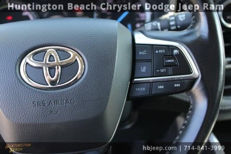 2021 Toyota Highlander Hybrid XLEImage 20