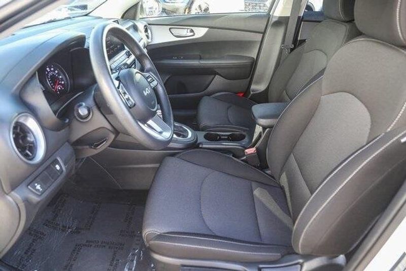 2024 Kia Forte LXSImage 19