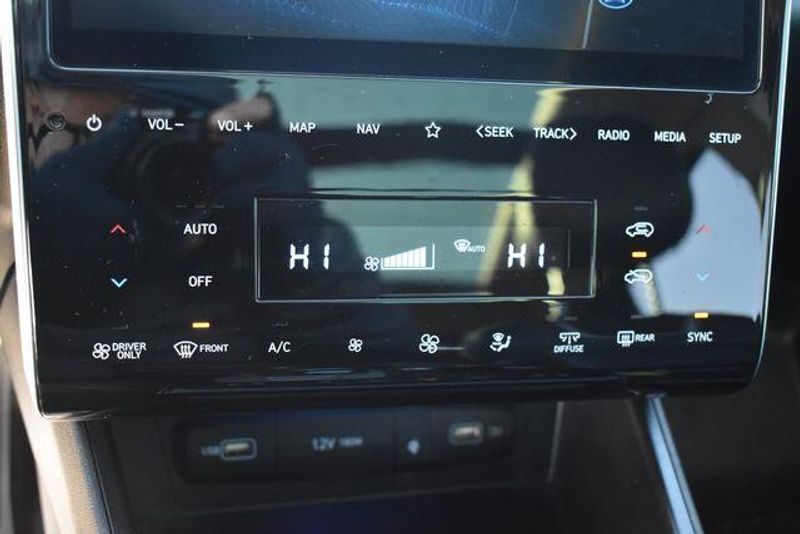 Used 2022 Hyundai Tucson Hybrid LimitedImage 32