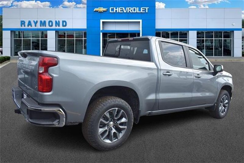 New 2025 Chevrolet Silverado 1500 LTImage 2