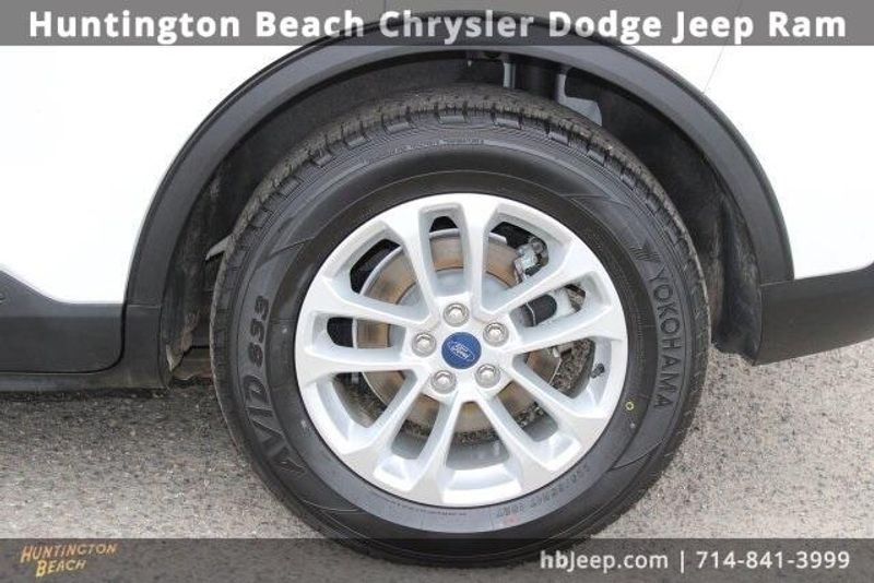 2022 Ford Escape SE HybridImage 9
