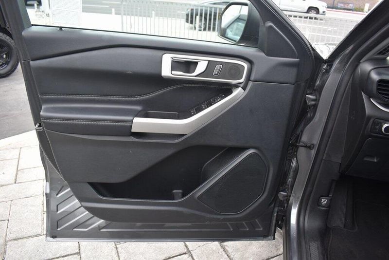 Used 2022 Ford Explorer XLTImage 14