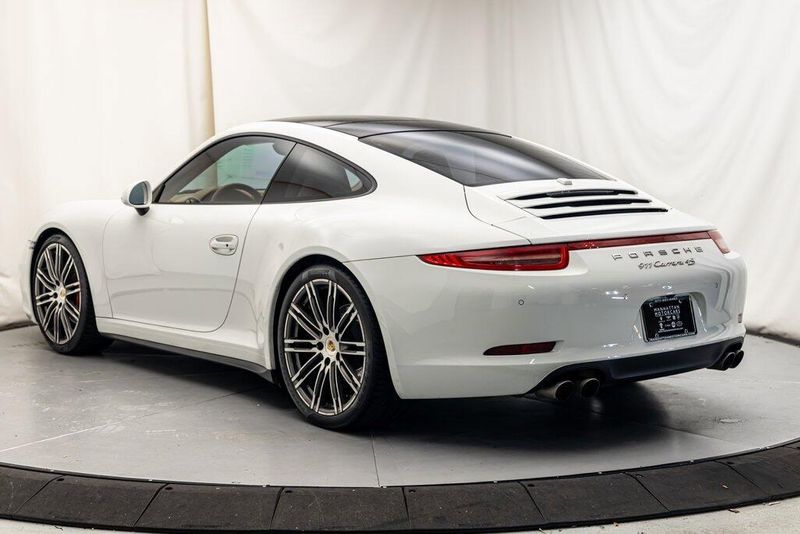 2015 Porsche 911 Carrera 4SImage 3