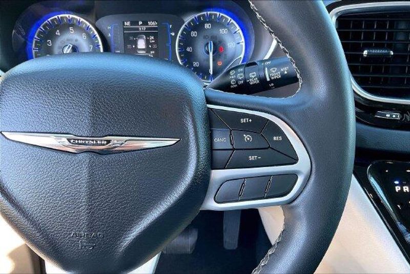 Used 2023 Chrysler Voyager LXImage 19
