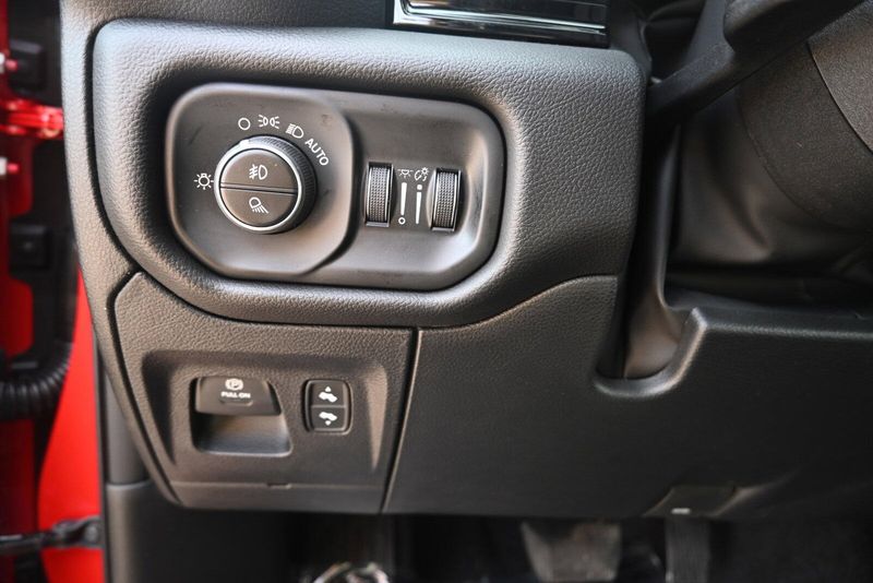 2025 RAM 1500 RebelImage 21