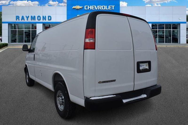 New 2025 Chevrolet Express 2500 Work VanImage 6
