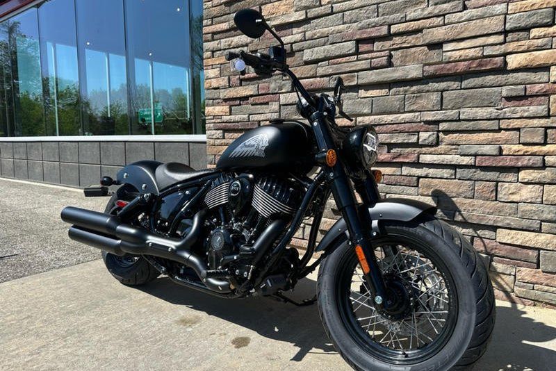 2025 INDIAN MOTORCYCLE CHIEF BOBBER DARK HORSE BLACK SMOKE 