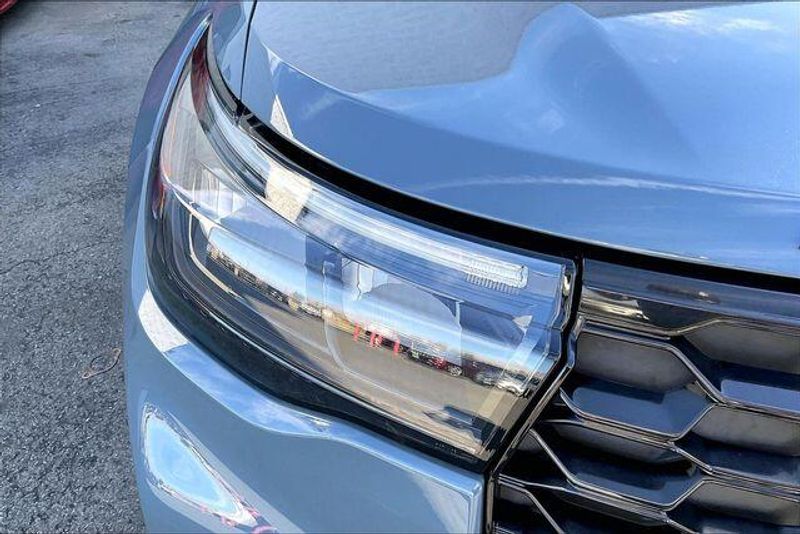 Used 2025 Ford Explorer STImage 27