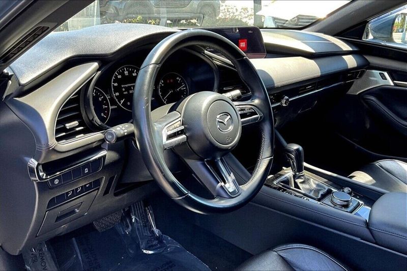 Used 2020 Mazda Mazda3 PremiumImage 9