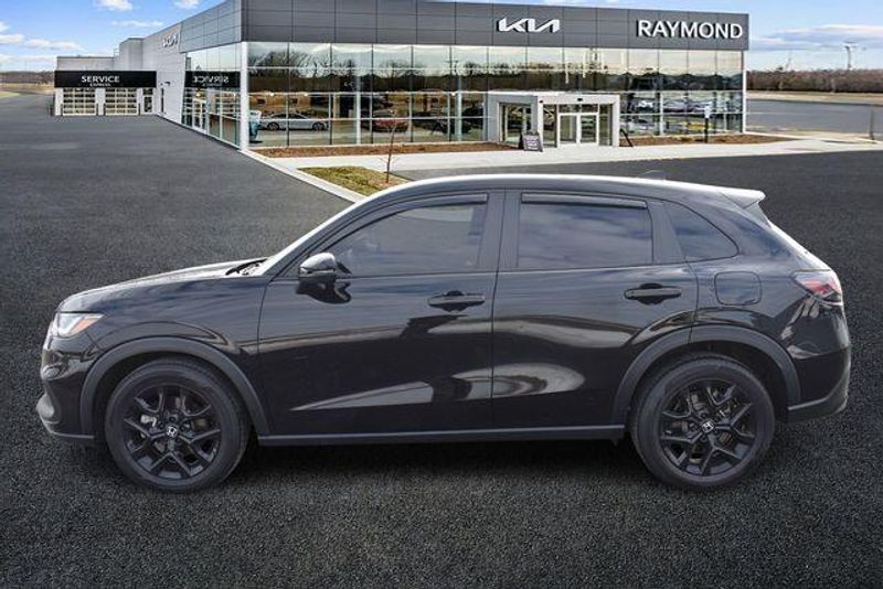 Used 2025 Honda HR-V SportImage 6