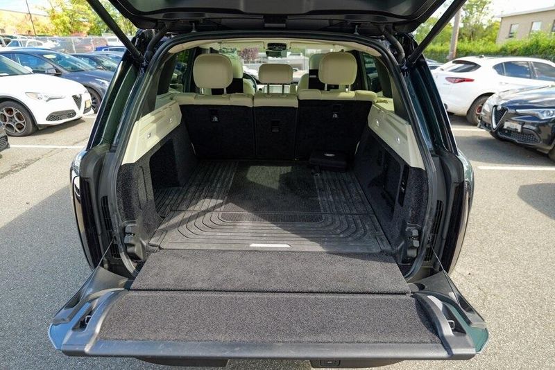 2023 Land Rover Range Rover SE photo 47