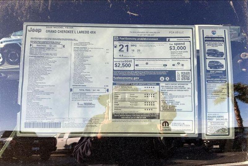 New 2025 Jeep Grand Cherokee L Laredo 4x4Image 16