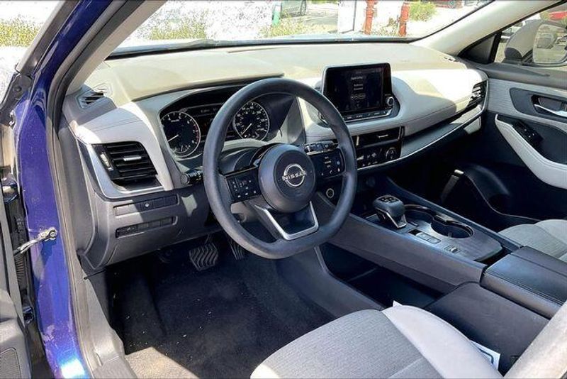 Used 2023 Nissan Rogue SVImage 14