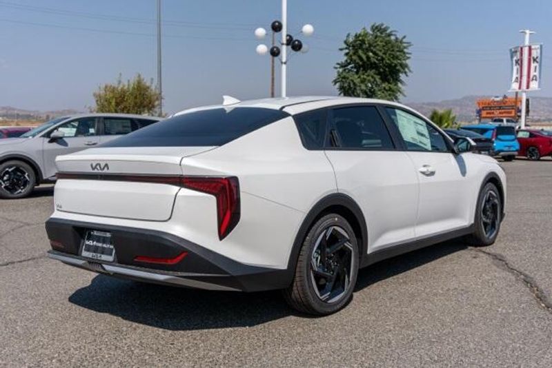 New 2025 Kia K4 EXImage 7