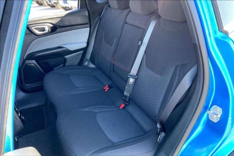 Used 2025 Jeep Compass SportImage 25