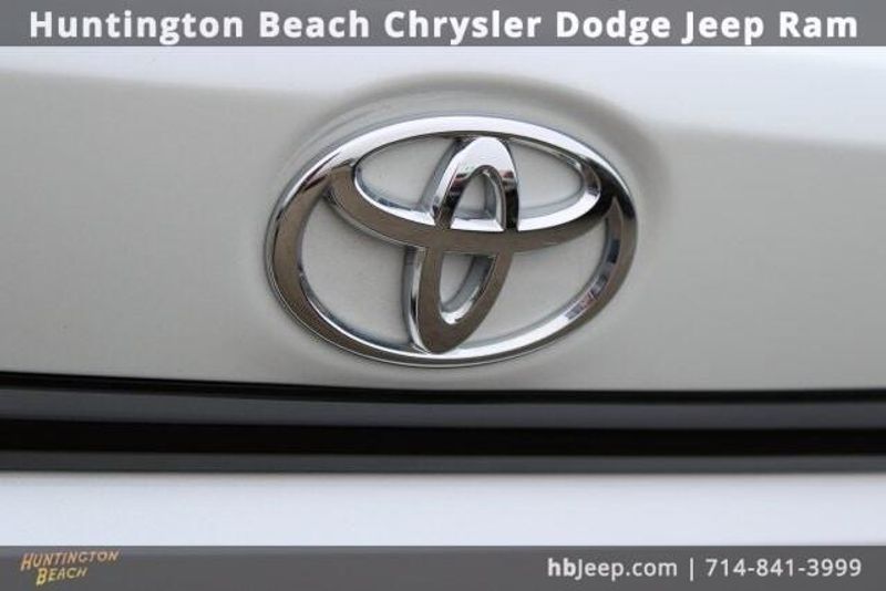 2024 Toyota Corolla LEImage 8