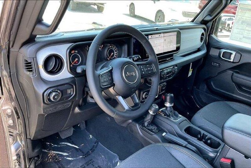 New 2026 Jeep Wrangler 4-door Sport SImage 6