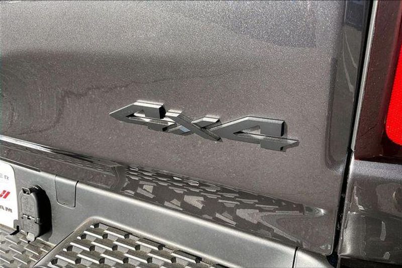 New 2027 RAM 1500 Express Crew Cab 4x4 5