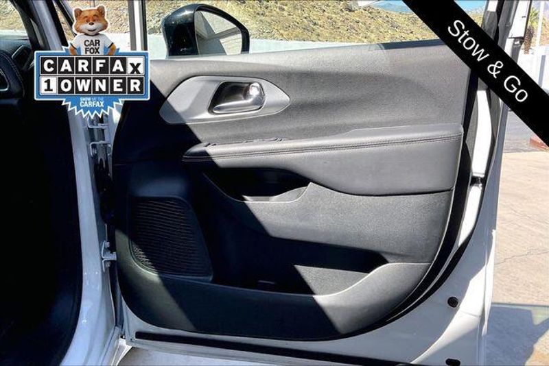 Used 2026 Chrysler Pacifica LimitedImage 23