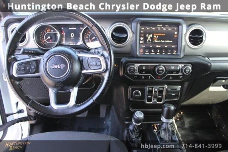 2022 Jeep Wrangler Unlimited SaharaImage 13