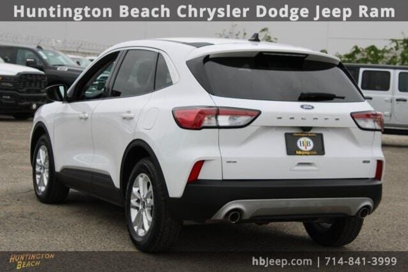 2022 Ford Escape SE HybridImage 3