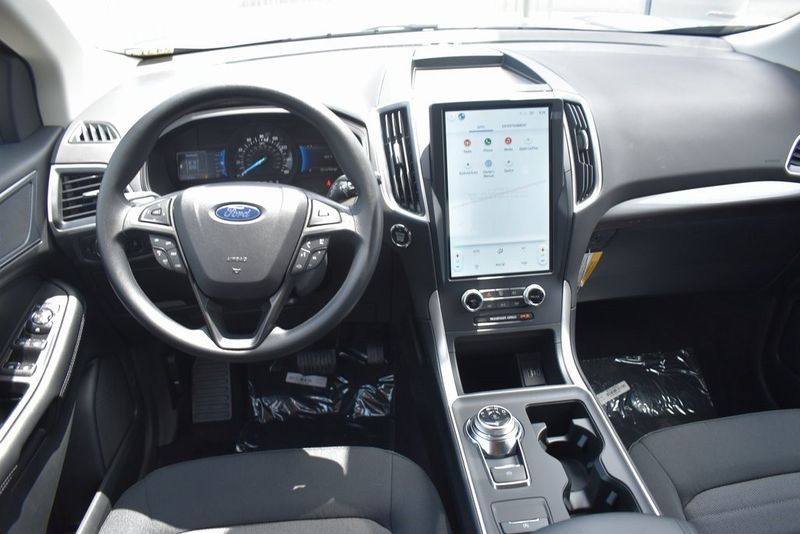 2024 Ford Edge SEImage 12