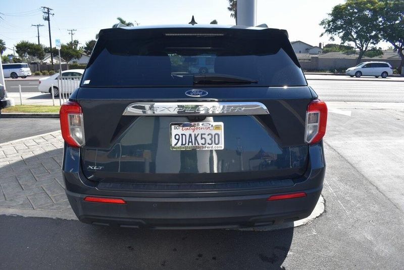 Used 2022 Ford Explorer XLTImage 7