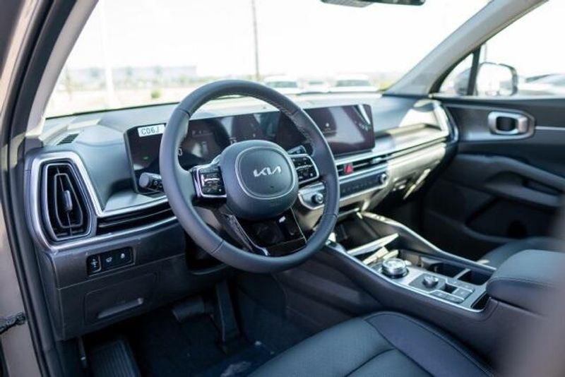2025 Kia Sorento Hybrid EXImage 12