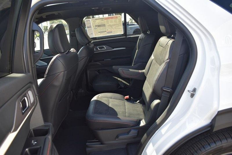 New 2025 Ford Explorer STImage 10